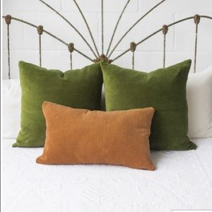 WOVEN NOOK -22x22 velvet green pillow cover!! 💚💚